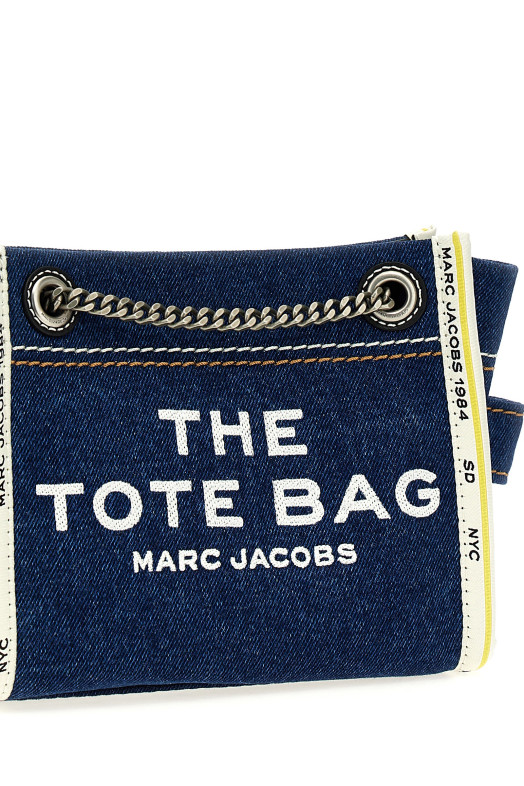 Сумка кроссбоди MARC JACOBS 'The Denim Chain Crossbody Tote' синяя 2F4HCR016H05473 Сумка кроссбоди MARC JACOBS 'The Denim Chain Crossbody Tote' синяя 2F4HCR016H05473