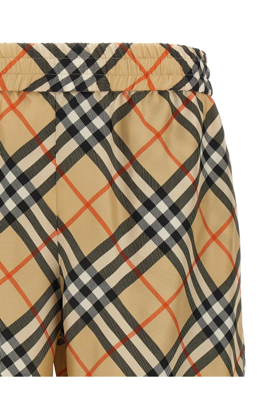 Шорты-бермуды из шелка в клетку Бежевый BURBERRY 8091199SANDIPCHECK Шорты-бермуды из шелка в клетку Бежевый BURBERRY 8091199SANDIPCHECK