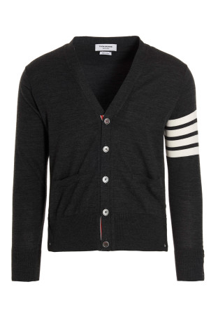 Кардиган из мериносовой шерсти Серый THOM BROWNE MKC002AY1014022 Кардиган из мериносовой шерсти Серый THOM BROWNE MKC002AY1014022