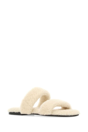 Ivory shearling Bleach slippers SAINT LAURENT (711242AAAUC) Ivory shearling Bleach slippers SAINT LAURENT (711242AAAUC)