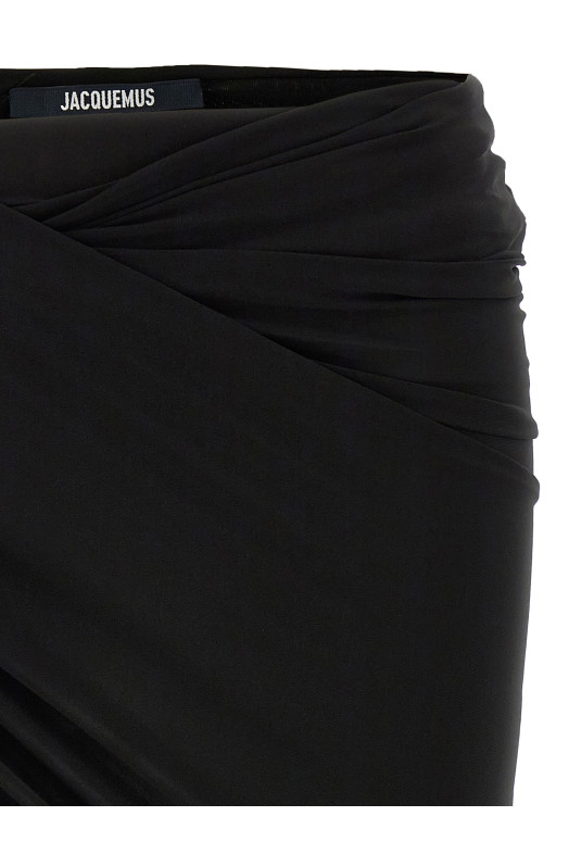 Юбка JACQUEMUS 'La Mini Jupe Drapeado' Черный 24H243SK0642381990 Юбка JACQUEMUS 'La Mini Jupe Drapeado' Черный 24H243SK0642381990