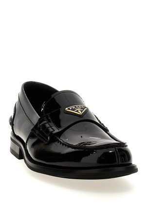 Лоферы из лакированной кожи с логотипом Черный PRADA 2DB223FX000069F0002 Лоферы из лакированной кожи с логотипом Черный PRADA 2DB223FX000069F0002