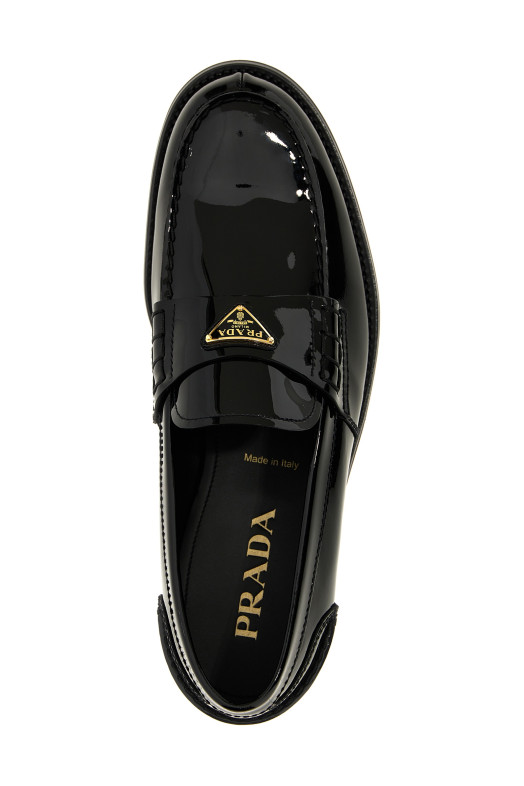Лоферы из лакированной кожи с логотипом Черный PRADA 2DB223FX000069F0002 Лоферы из лакированной кожи с логотипом Черный PRADA 2DB223FX000069F0002