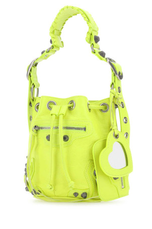 Сумка-ведро Le Cagole XS из флуоресцентной желтой кожи BALENCIAGA (7024311VGUY) Сумка-ведро Le Cagole XS из флуоресцентной желтой кожи BALENCIAGA (7024311VGUY)