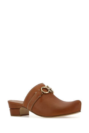 Карамельні шкіряні мюлі Phobos SALVATORE FERRAGAMO (01D4367525331C) Карамельні шкіряні мюлі Phobos SALVATORE FERRAGAMO (01D4367525331C)