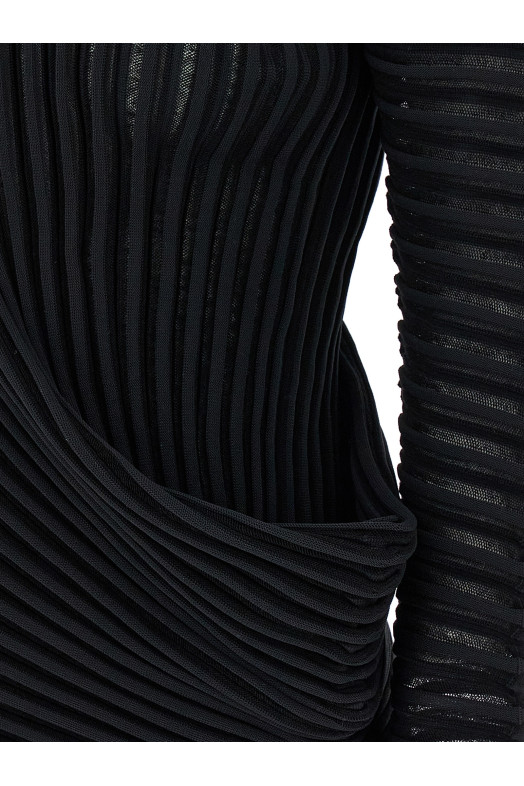 Топ ISSEY MIYAKE 'Stream' чорний IM56KN82315 Топ ISSEY MIYAKE 'Stream' чорний IM56KN82315