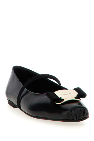 Балетки FERRAGAMO 'Zina' Черный 768868NERO Балетки FERRAGAMO 'Zina' Черный 768868NERO