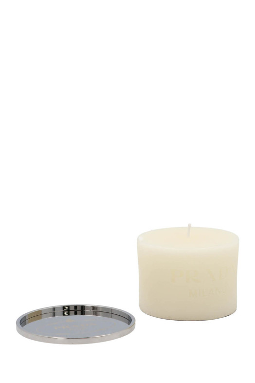 Candle and a logo plate 460 gr White Candle and a logo plate 460 gr White