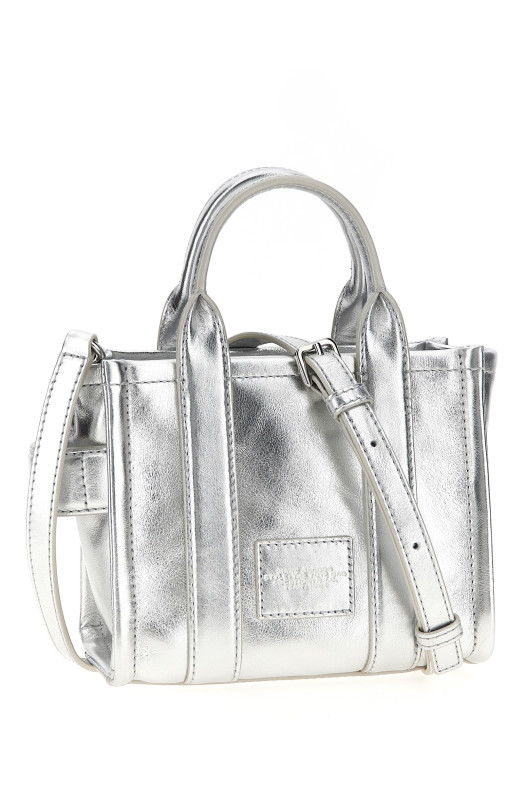 Сумка кроссбоди MARC JACOBS 'The Metallic Leather Crossbody Tote' серебристого цвета 2F4HCR013H04039 Сумка кроссбоди MARC JACOBS 'The Metallic Leather Crossbody Tote' серебристого цвета 2F4HCR013H04039