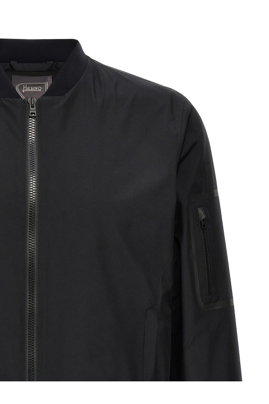 Бомбер GORE-TEX черный HERNO GI000457U111069300 Бомбер GORE-TEX черный HERNO GI000457U111069300