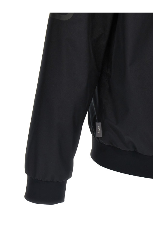 Бомбер GORE-TEX черный HERNO GI000457U111069300 Бомбер GORE-TEX черный HERNO GI000457U111069300