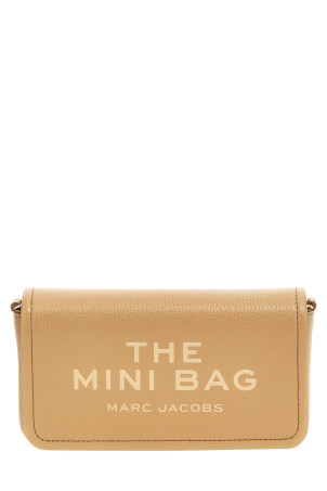 Сумка кроссбоди MARC JACOBS 'The Leather Mini Bag' бежевого цвета 2S4SMN080S02230 Сумка кроссбоди MARC JACOBS 'The Leather Mini Bag' бежевого цвета 2S4SMN080S02230