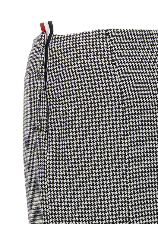 Довга спідниця в клітинку Білий/Чорний THOM BROWNE (FGC949AF0342980) Довга спідниця в клітинку Білий/Чорний THOM BROWNE (FGC949AF0342980)