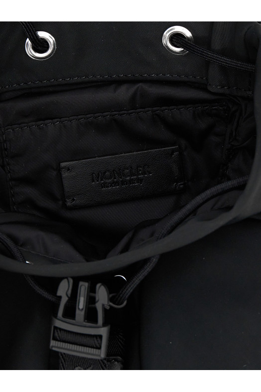 Черная сумка кроссбоди MONCLER 'Mini Trick' K109B5A00003M3873999 Черная сумка кроссбоди MONCLER 'Mini Trick' K109B5A00003M3873999