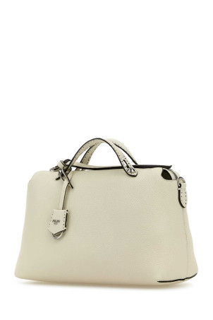 Кожаная сумка By The Way большого размера цвета слоновой кости FENDI (8BL156ASU2) Кожаная сумка By The Way большого размера цвета слоновой кости FENDI (8BL156ASU2)