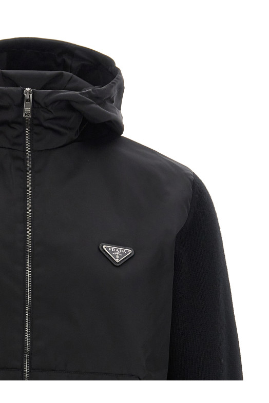 Кардиган з біматеріалу з логотипом Чорний PRADA UMG370SOOO16AMF0002 Кардиган з біматеріалу з логотипом Чорний PRADA UMG370SOOO16AMF0002