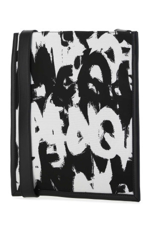 Сумка через плечо из нейлона с принтом, черная ALEXANDER MCQUEEN (7043141AAHF) Сумка через плечо из нейлона с принтом, черная ALEXANDER MCQUEEN (7043141AAHF)