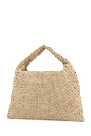 Сумка через плечо из песочного замша Hop BOTTEGA VENETA (763970V1QE3) Сумка через плечо из песочного замша Hop BOTTEGA VENETA (763970V1QE3)