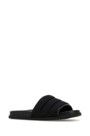 Черные тапочки из ткани GG Черные GUCCI (838089FAD71) Черные тапочки из ткани GG Черные GUCCI (838089FAD71)