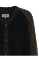 Двухцветный замшевый кардиган с нашивками Разноцветный MM6 MAISON MARGIELA SH2HP0013M13160961 Двухцветный замшевый кардиган с нашивками Разноцветный MM6 MAISON MARGIELA SH2HP0013M13160961