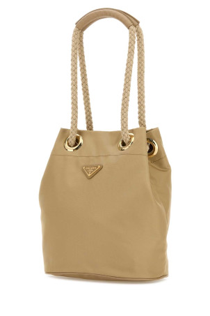 Сумка-ведро Sand Re-Nylon Prada Mariner (1BE0822HG8) Сумка-ведро Sand Re-Nylon Prada Mariner (1BE0822HG8)