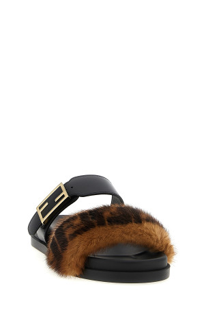 'Fendi Feel' слайди, різнокольорові 8X8710A8P2F182F 'Fendi Feel' слайди, різнокольорові 8X8710A8P2F182F