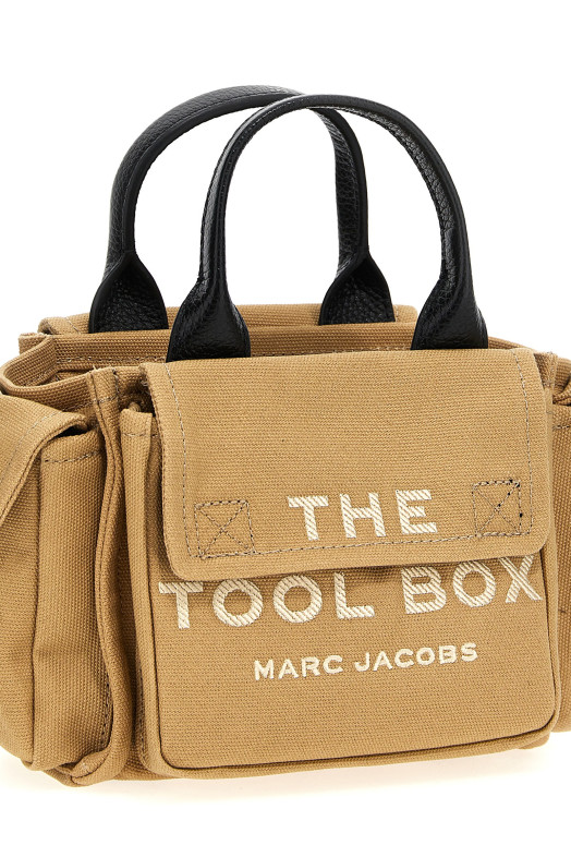 Сумка через плече «The Crossbody Tool Box» Коричнева 2S4HCR006H03230 Сумка через плече «The Crossbody Tool Box» Коричнева 2S4HCR006H03230