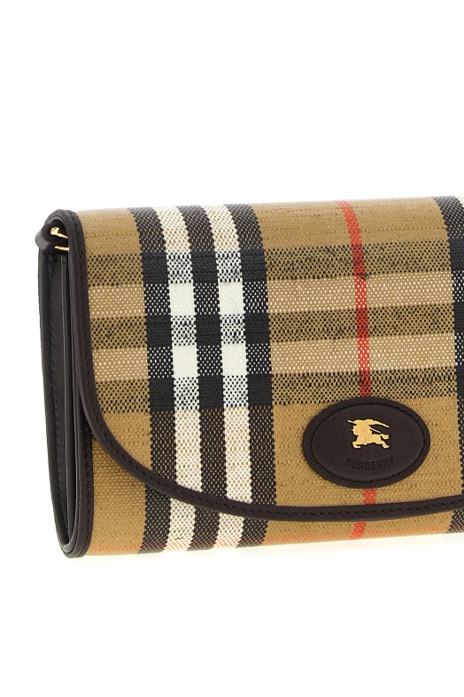 'Highlands' wallet on chain Multicolor