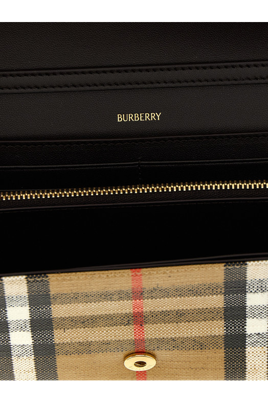 'Highlands' wallet on chain Multicolor