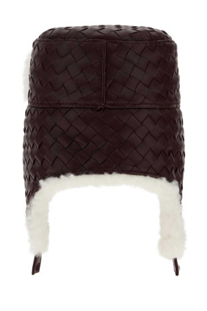 Two-tone leather and shearling aviator hat BOTTEGA VENETA (845580V5NZ0) Two-tone leather and shearling aviator hat BOTTEGA VENETA (845580V5NZ0)