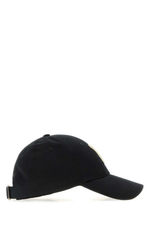 Черная хлопковая бейсболка Черно-белая SAINT LAURENT (8168713YR57) Черная хлопковая бейсболка Черно-белая SAINT LAURENT (8168713YR57)