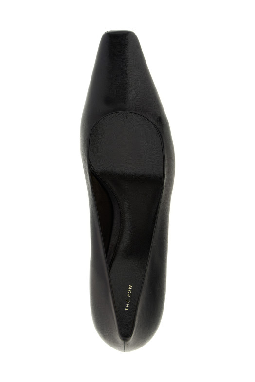 'Carla' pumps Black