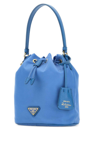 Сумка-відро з нейлону блакитного кольору PRADA (1BE067VWOOR064) Сумка-відро з нейлону блакитного кольору PRADA (1BE067VWOOR064)
