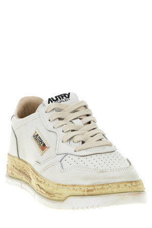 Кросівки Autry x Maison Mihara Yasuhiro Білі AVLMMMY1 Кросівки Autry x Maison Mihara Yasuhiro Білі AVLMMMY1