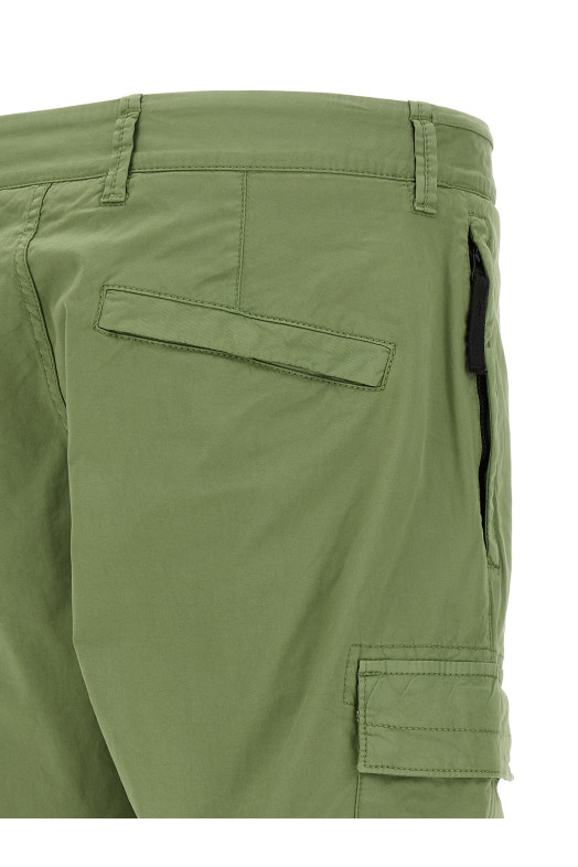 Логотип-значок на карго-брюках Зеленый STONE ISLAND K2S153100032S0010V0055