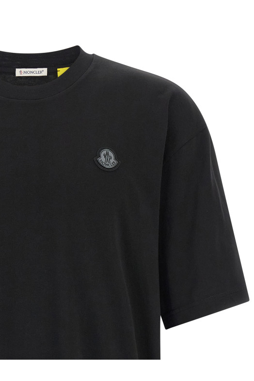 Футболка Moncler x Asap Rocky Черная MONCLER GENIUS K24048C0000289AYW999 Футболка Moncler x Asap Rocky Черная MONCLER GENIUS K24048C0000289AYW999