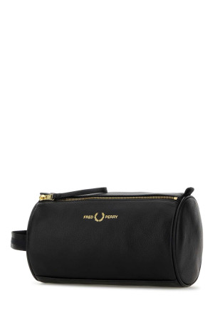 Чорний шкіряний косметичний футляр Black FRED PERRY (L8292) Чорний шкіряний косметичний футляр Black FRED PERRY (L8292)