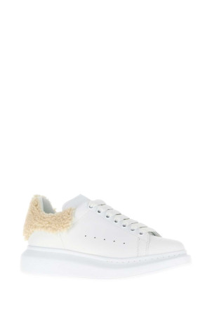 White leather sneakers with beige shearling heel ALEXANDER MCQUEEN (553770WIAIW) White leather sneakers with beige shearling heel ALEXANDER MCQUEEN (553770WIAIW)