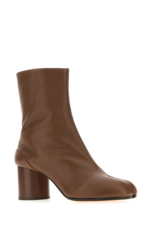 Коричневые кожаные ботинки Tabi MAISON MARGIELA (S58WU0246P3753) Коричневые кожаные ботинки Tabi MAISON MARGIELA (S58WU0246P3753)
