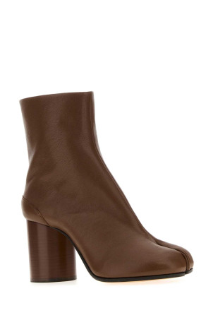 Коричневые кожаные ботинки Tabi MAISON MARGIELA (S58WU0260P3753) Коричневые кожаные ботинки Tabi MAISON MARGIELA (S58WU0260P3753)