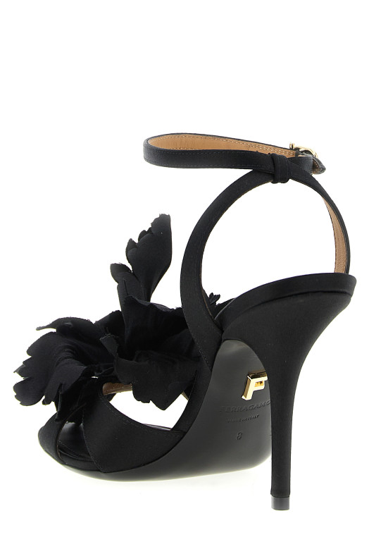 'Ghilly' sandals Black