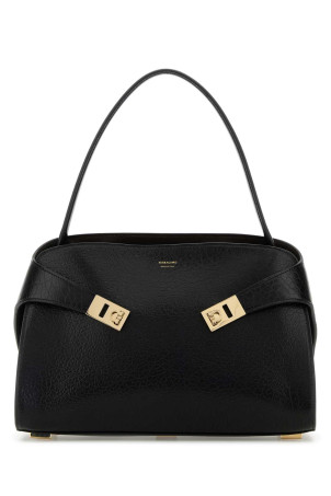 Чорна шкіряна середня сумка Hug Soft SALVATORE FERRAGAMO (219816787833) Чорна шкіряна середня сумка Hug Soft SALVATORE FERRAGAMO (219816787833)