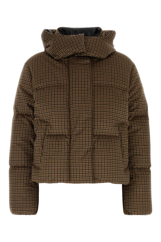 Вышитая полиэстеровая пуховая куртка Quierzy MONCLER (K20931A00133598XD) Вышитая полиэстеровая пуховая куртка Quierzy MONCLER (K20931A00133598XD)