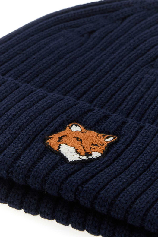 Темно-синяя хлопковая шапка MAISON KITSUNE (PM06111KT1140) Темно-синяя хлопковая шапка MAISON KITSUNE (PM06111KT1140)