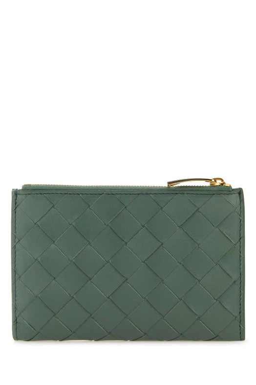 Кошелек среднего размера из кожи наппа цвета шалфейной зелени с отделкой Intrecciato BOTTEGA VENETA (749940VCPP2)