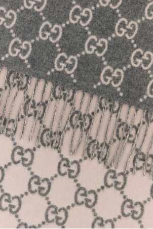 Вышитый кашемировый двусторонний шарф GUCCI (8123173GAC0) Вышитый кашемировый двусторонний шарф GUCCI (8123173GAC0)