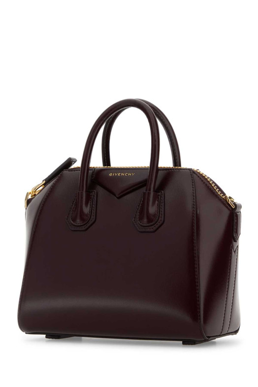 Мини-сумочка Antigona из виноградной кожи, красная GIVENCHY (BB5148B13A) Мини-сумочка Antigona из виноградной кожи, красная GIVENCHY (BB5148B13A)