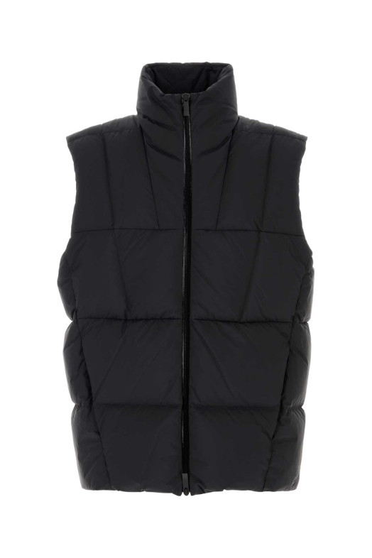 Черная нейлоновая пуховая куртка Black MONCLER (K20911A00034596TM) Черная нейлоновая пуховая куртка Black MONCLER (K20911A00034596TM)