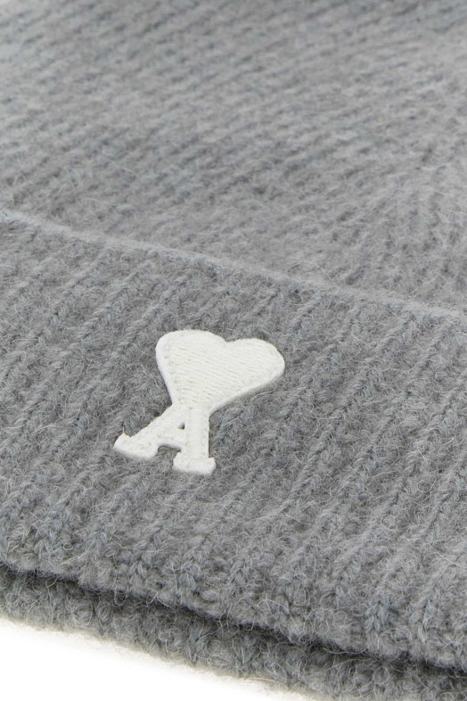 Grey stretch alpaca blend beanie AMI (UBO005KN0135) Grey stretch alpaca blend beanie AMI (UBO005KN0135)