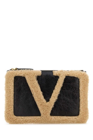 Two-tone shearling VLogo Signature clutch VALENTINO GARAVANI (7W0P0AR2HDL)